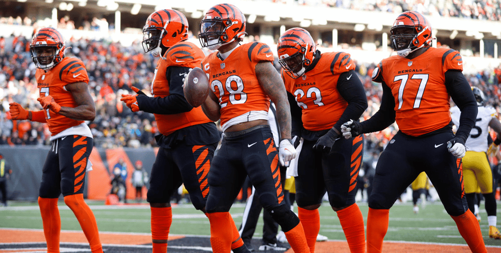 Joe Mixon becomes first touchdown scorer in nfl game