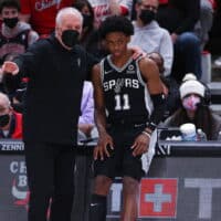 San Antonio Spurs Coach and Player Talking