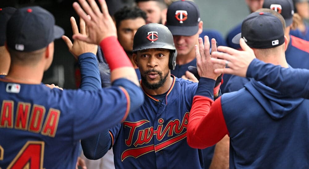 Byron Buxton of Twins celebrates home run