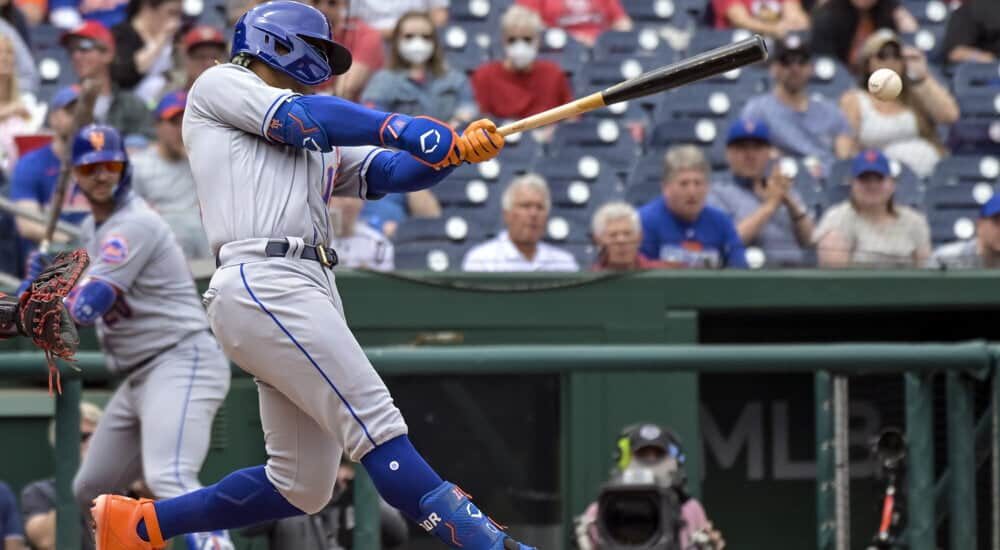 Francisco Lindor of Mets hits home run