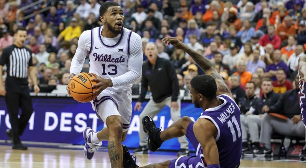 Kansas State player drives lane