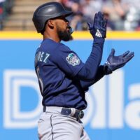 Teoscar Hernandez of Mariners almost hits home run