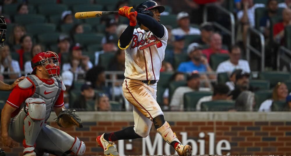 Ozzie Albies of Braves hits home run