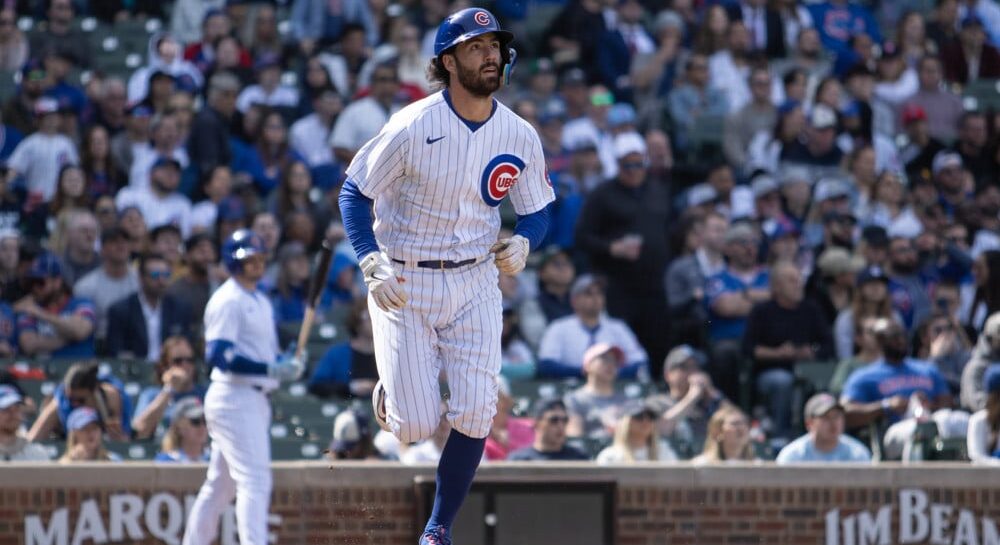 Dansby Swanson of Cubs hits home run