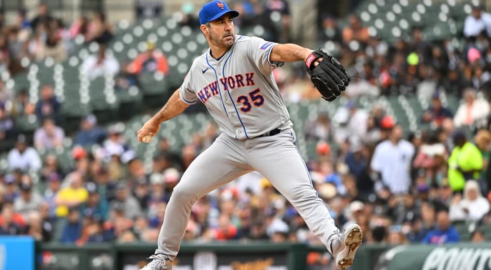 Justin Verlander of Mets pitches baseball