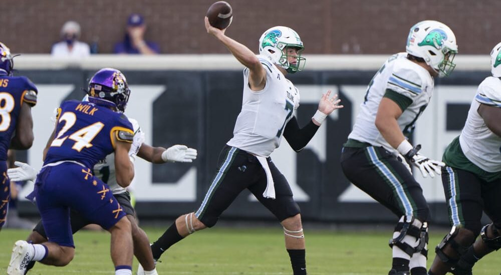 Tulane football QB Michael Pratt passes football