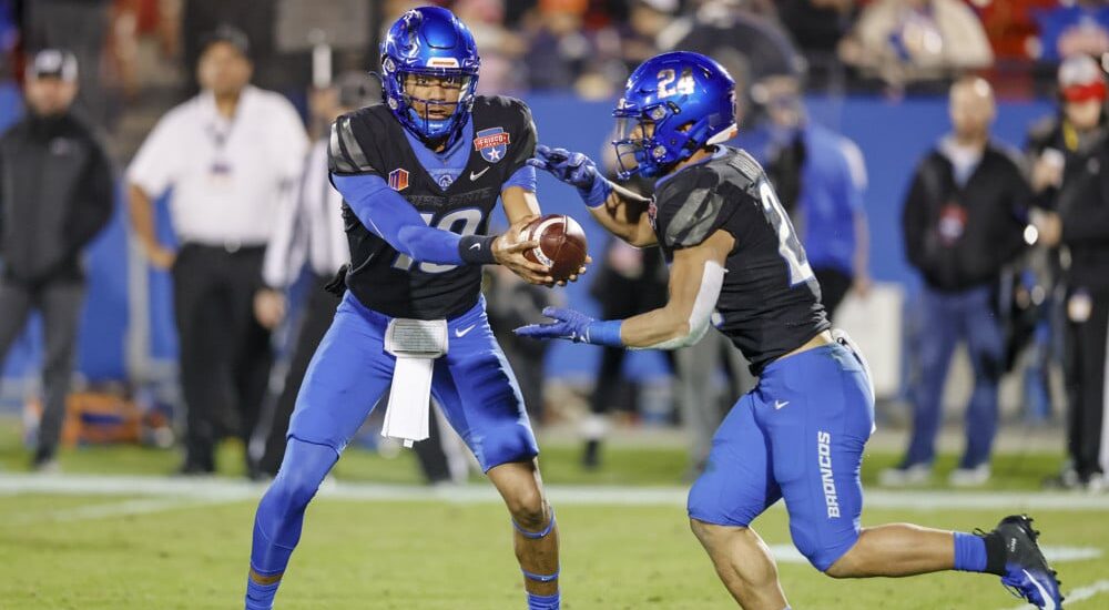 Boise State football runs college football play