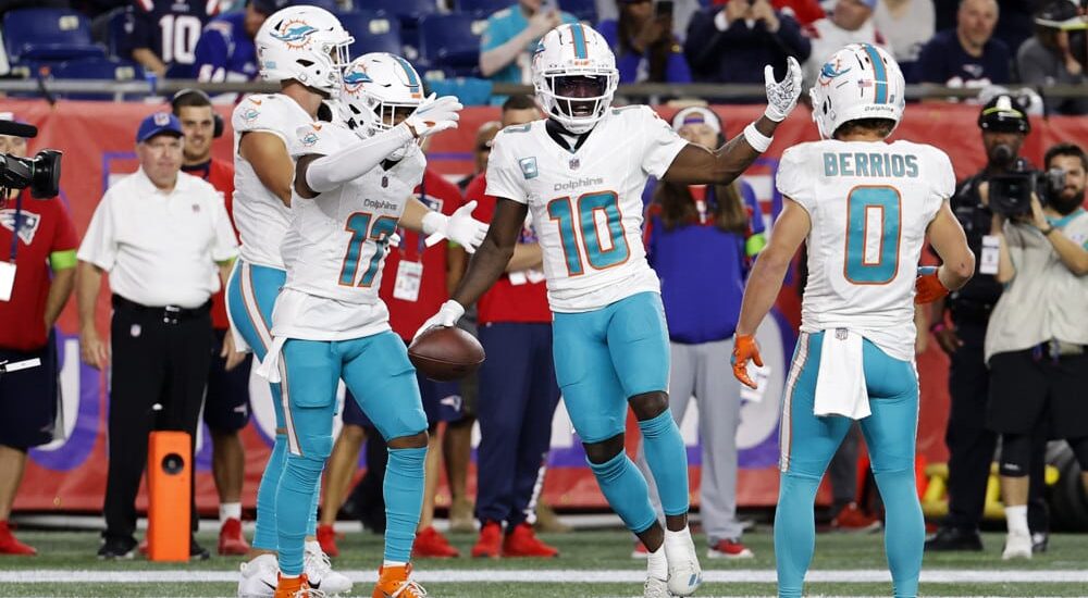 Miami Dolphins vs. Buffalo Bills Prediction: AFC East's Top Teams