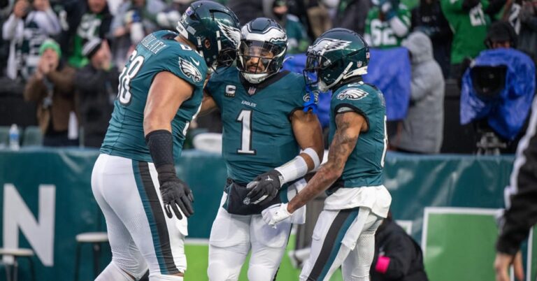 Eagles vs Packers Predictions, Picks, Odds, and Trends for Monday Night Football