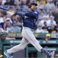 Jorge Polanco looks to hit home run prop picks - April 17, 2025